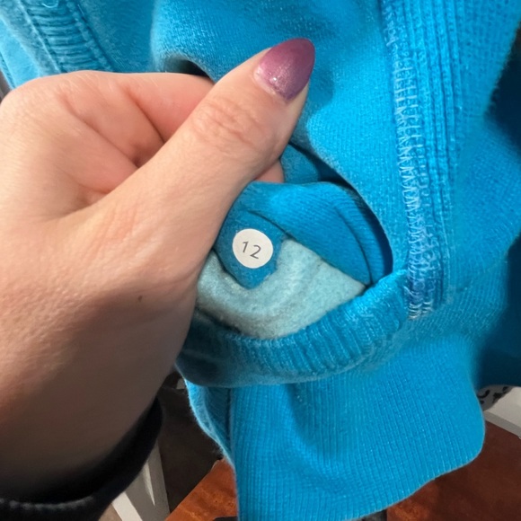 ⭐️Lululemon Scuba 207 - Picture 3 of 5